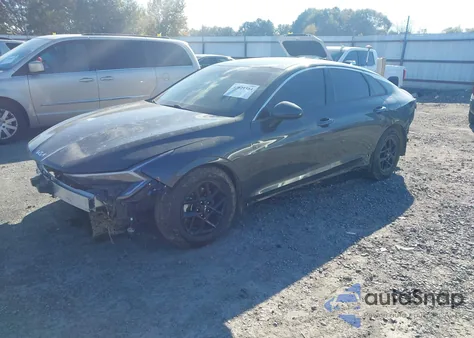 2025 Kia K5 Lxs z USA, uszkodzony, nr VIN KNAG24J74S5287180